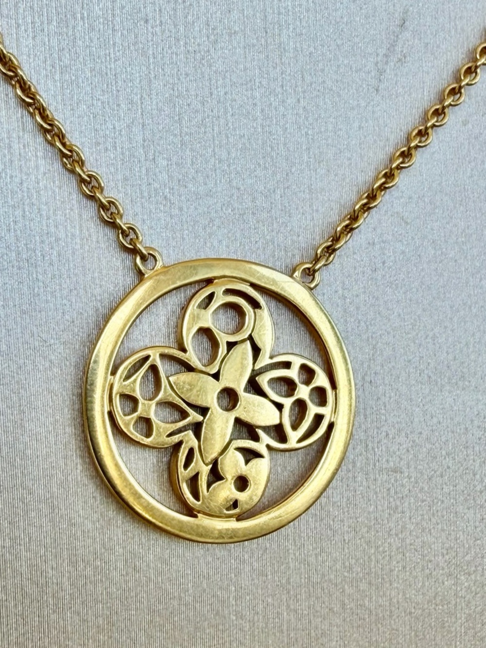 SOLD Loius  Vuitton Resille  18k gold necklace